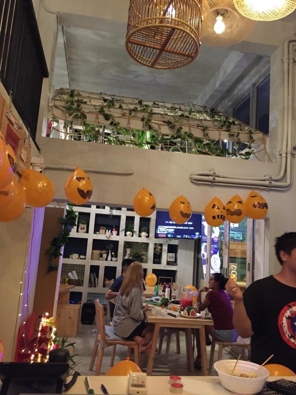 Kinnon Deluxe Hostel Coworking Cafe Μπανγκόκ Εξωτερικό φωτογραφία